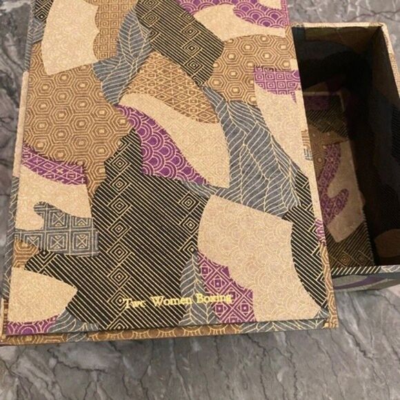 Two Women Boxing Decorative Box  for Keepsakes or Display - Picture 4 of 11